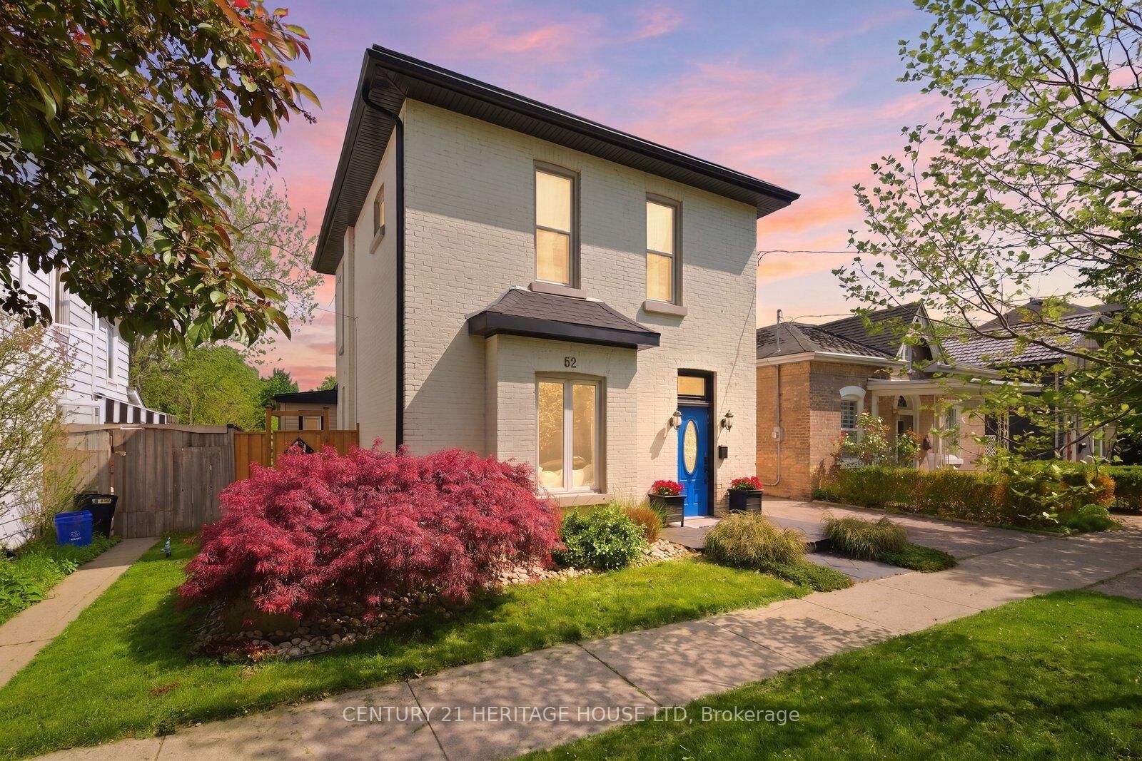 Property Photo:  62 East Avenue  ON N3S 3L4 