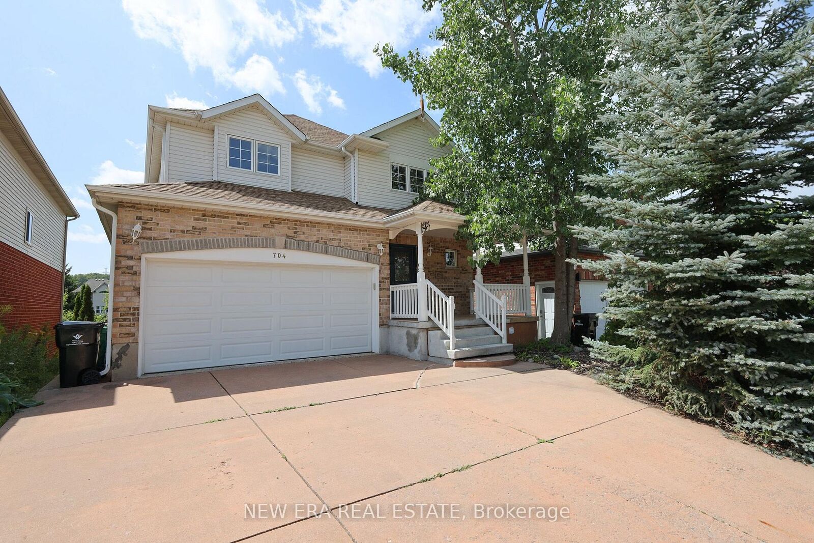 Property Photo: 704 Brandenburg Boulevard ON N2T 2V4