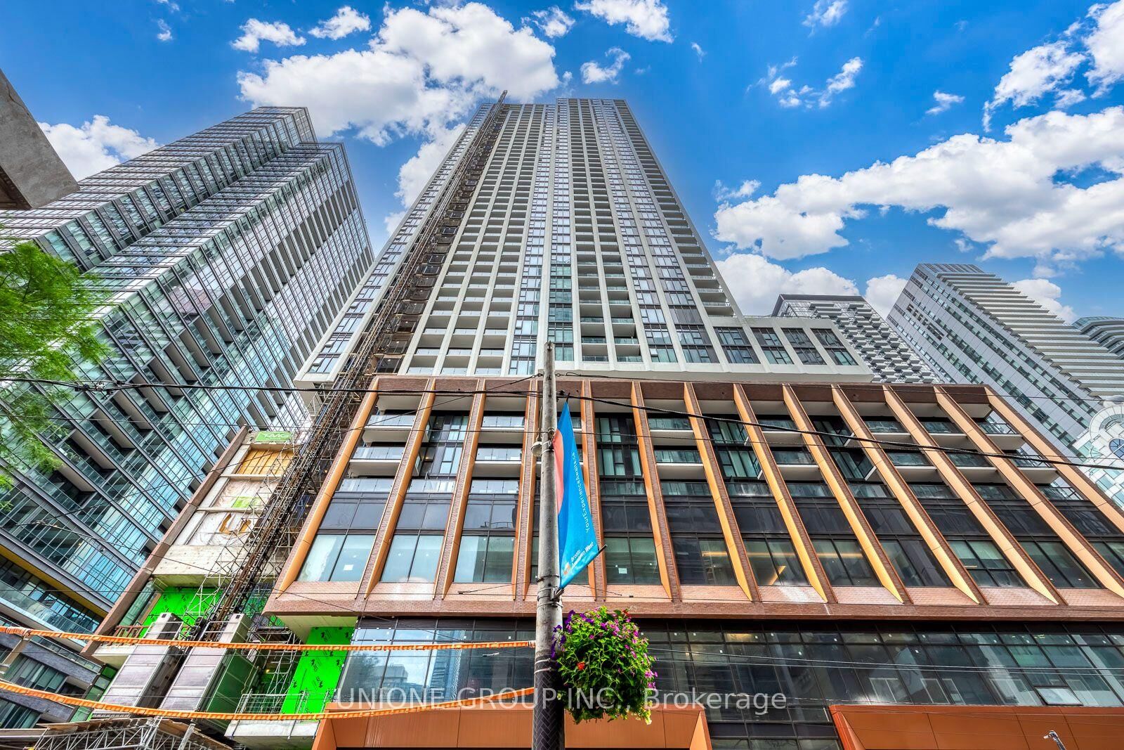 Property Photo:  400 King Street W 2229  ON M5V 0X8 