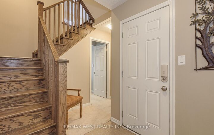95 McCleave Crescent — photo 1