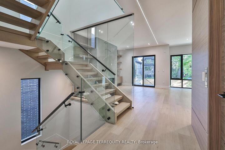 Property Photo:  741 Woburn Avenue  ON M5M 1M2 