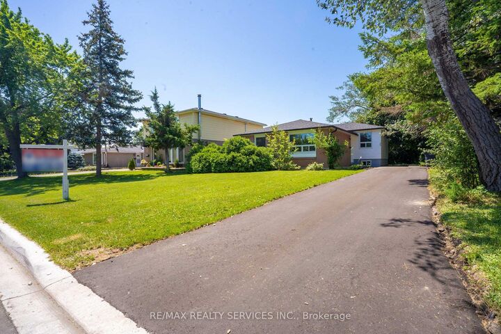 Property Photo:  23 Fidelia Crescent Upper Level  ON L6T 3P7 