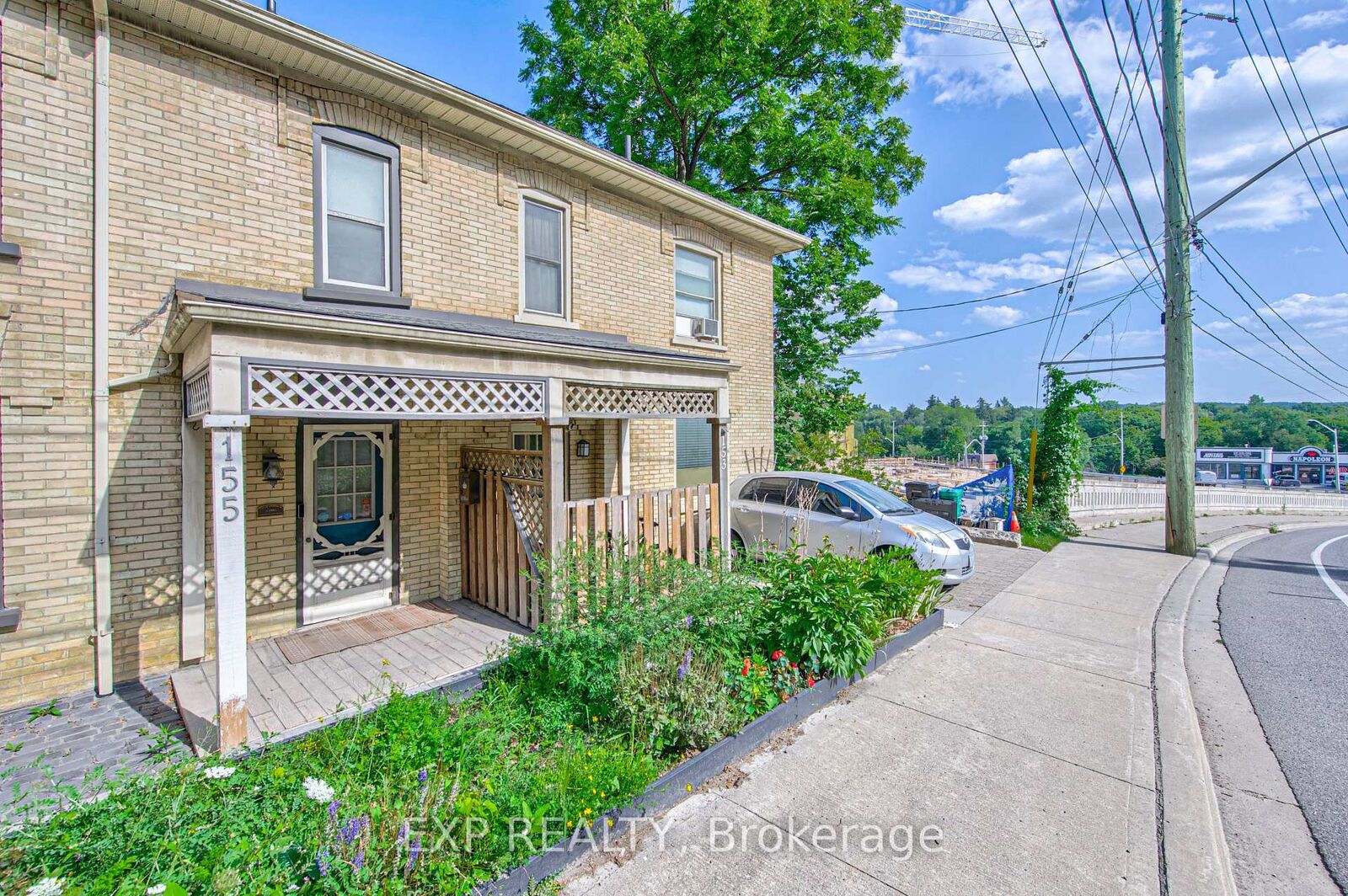Property Photo:  153 Fountain Street N  ON N3H 1H7 