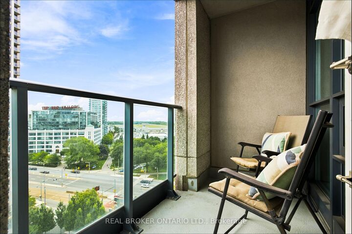 Property Photo: 215 Fort York Boulevard 1312 ON M5V 4A2