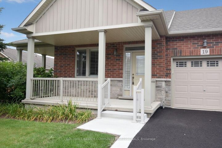 19 Stickland Lane — photo 1