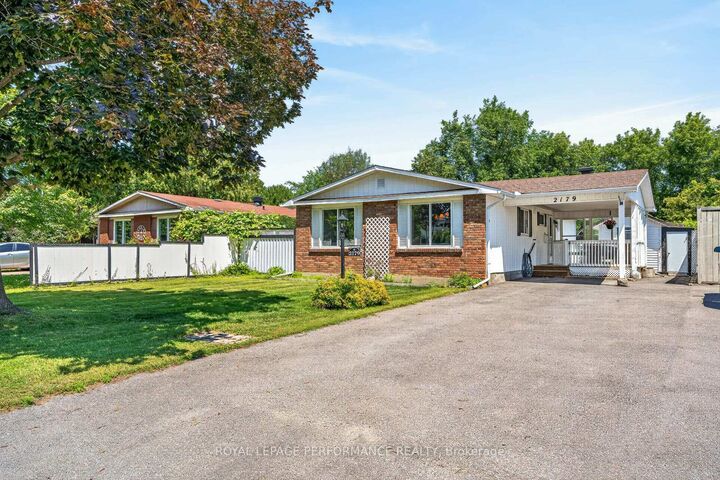2179 Erinbrook Crescent — photo 1