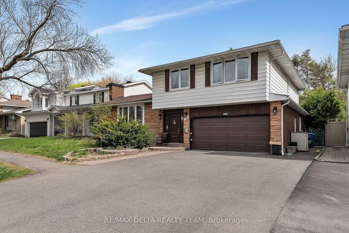 Property Photo: 2350 Georgina Drive ON K2B 7M5