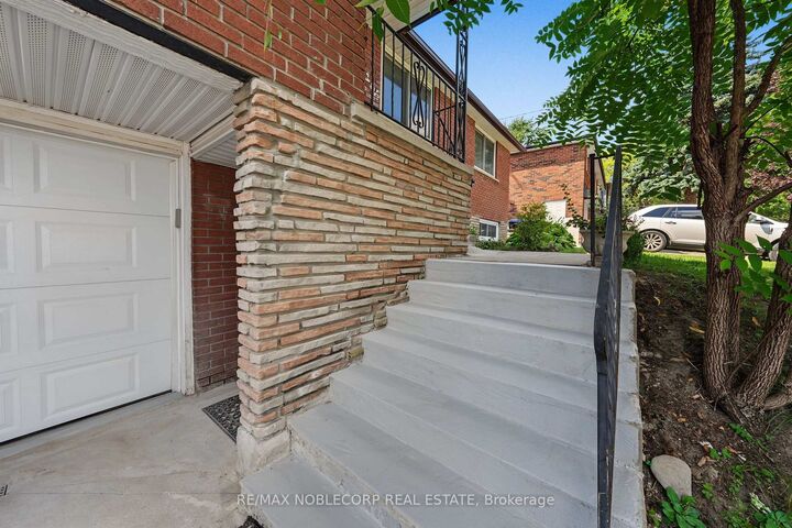 Property Photo: 166 Collings Avenue ON L3Z 1W1