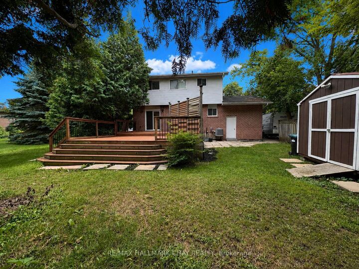 Property Photo: 34 Boyne Crescent ON L9R 1K5
