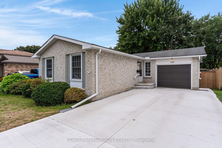 Property Photo:  122 Foxridge Drive  ON N3C 3M8 