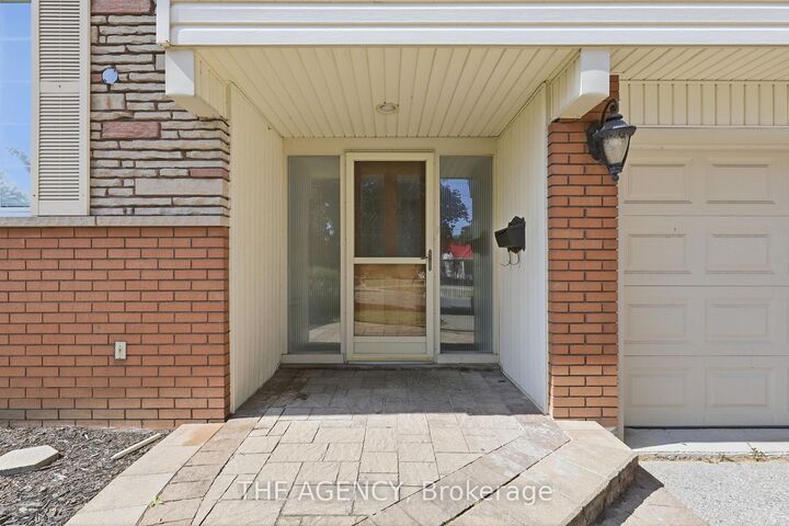 Property Photo: 364 Adelaide Avenue E ON L1G 2A1