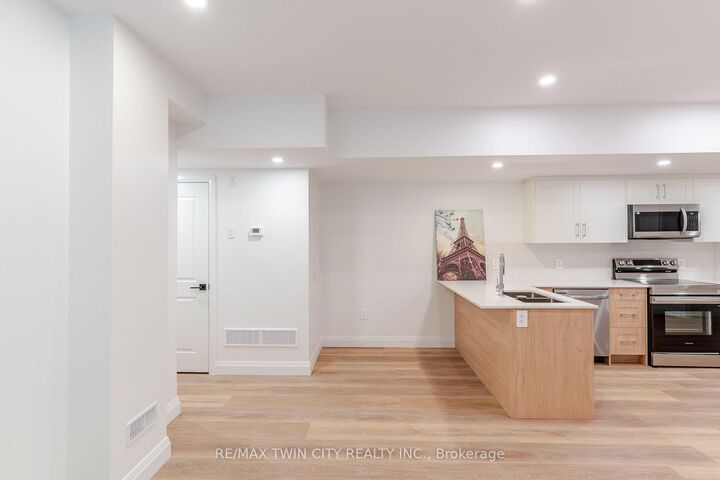 Photo de la propriété:  220 Heiman Street 4  ON N2M 3M3 