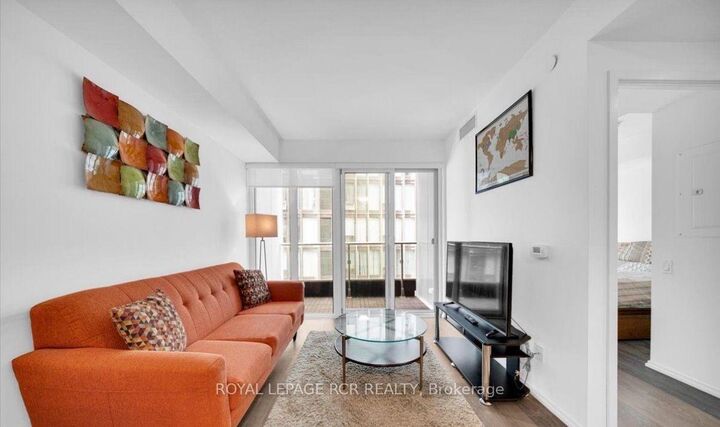 Property Photo:  68 Shuter Street 2307  ON M5B 1B4 