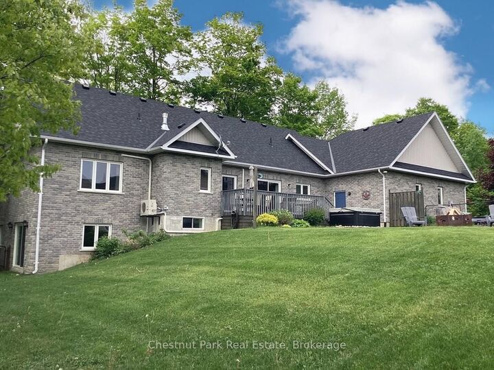 28 Boyd Crescent — photo 1