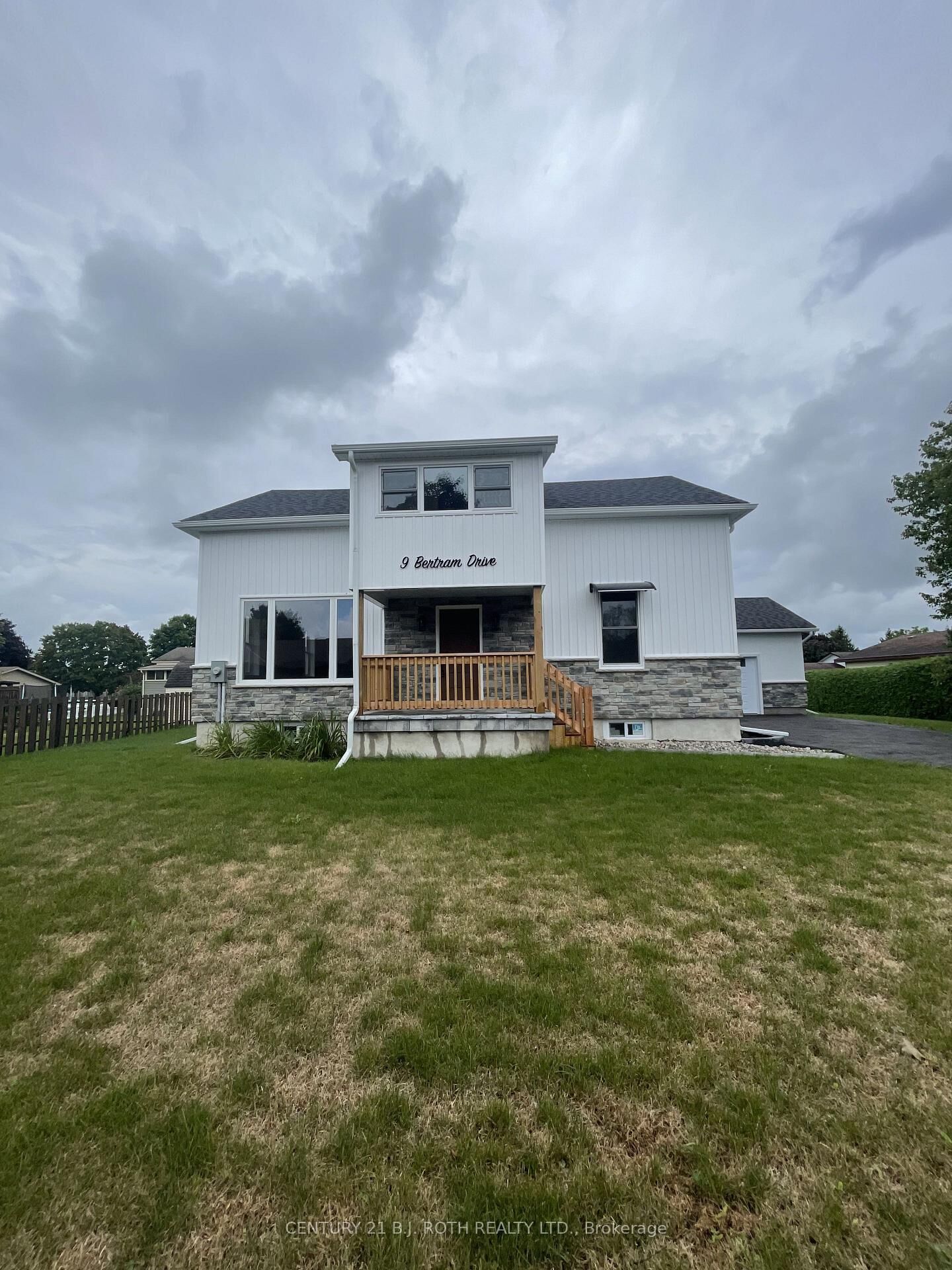 Property Photo:  9 Bertram Drive  ON L0L 1P0 
