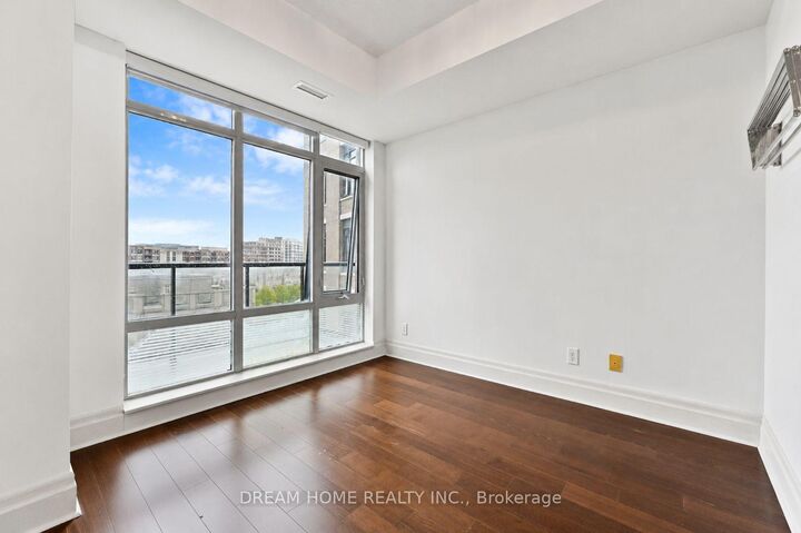 Property Photo:  111 Upper Duke Crescent 619  ON L6G 0C8 
