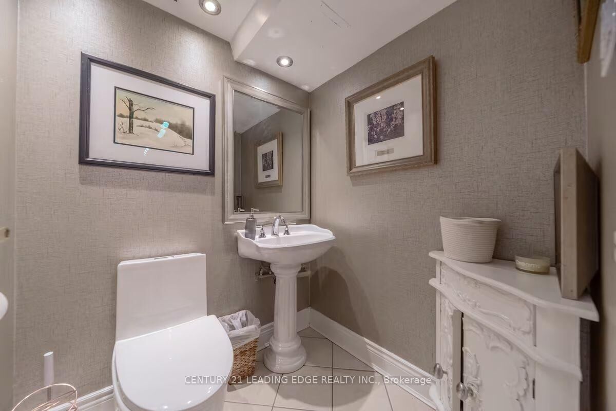 Photo de la propriété:  380 King Street 1805  ON N6B 3L6 