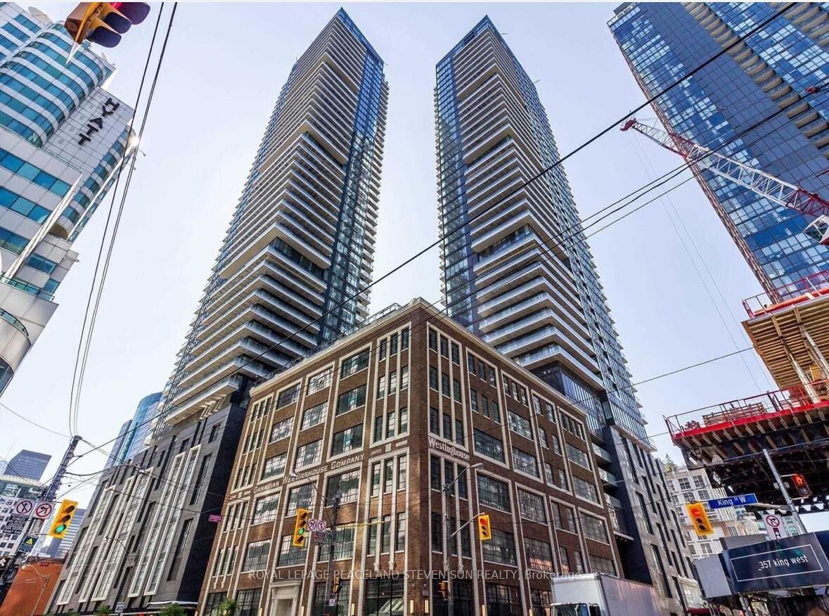 Property Photo:  125 Blue Jays Way 1701  ON M5V 0N5 