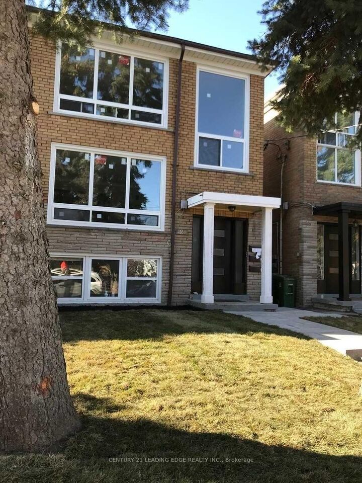 Property Photo: 426 Arlington Avenue Unit #2 ON M6C 3A2