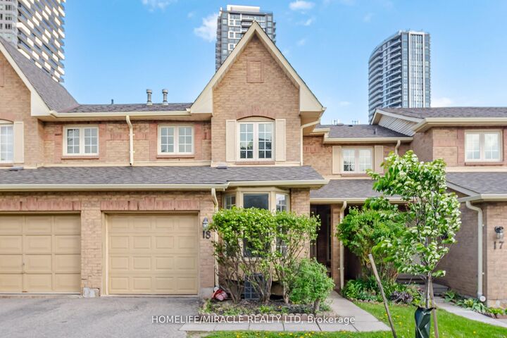 Property Photo:  35 Ceremonial Drive 18  ON L5R 3G6 