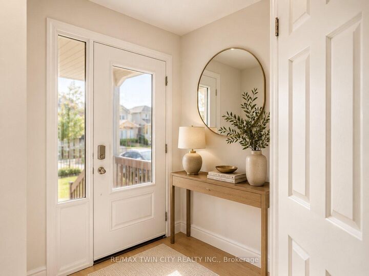 Property Photo: 82 Bridlewreath Street ON N2E 3V6