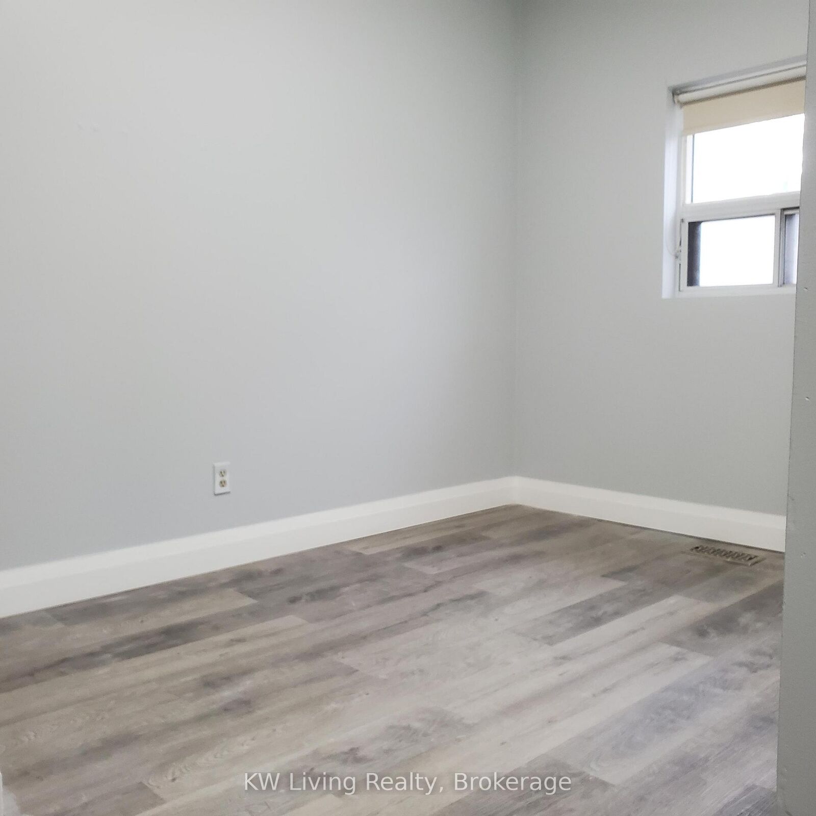 Property Photo:  377 Dundas Street W A2  ON M5T 1G6 