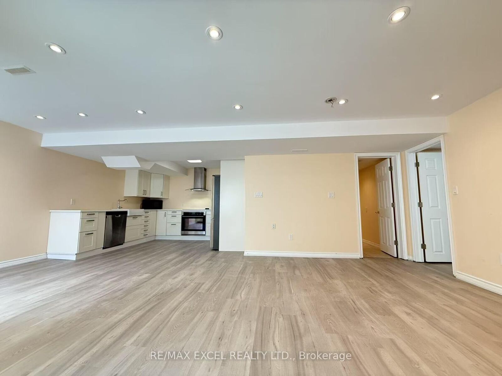 Property Photo:  278 Ivy Jay Crescent Bsmt  ON L4G 0E7 