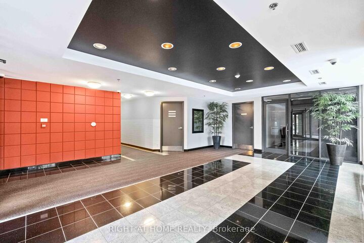 Property Photo:  445 Laurier Avenue W 701  ON K1R 0A2 