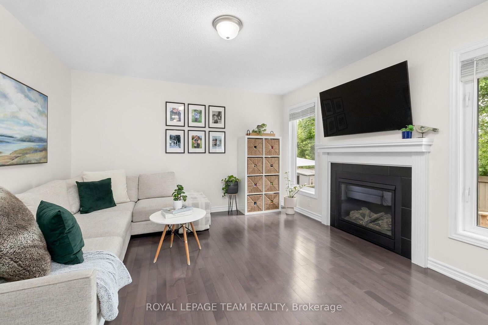 Property Photo: 777 Maloja Way ON K2S 0V5