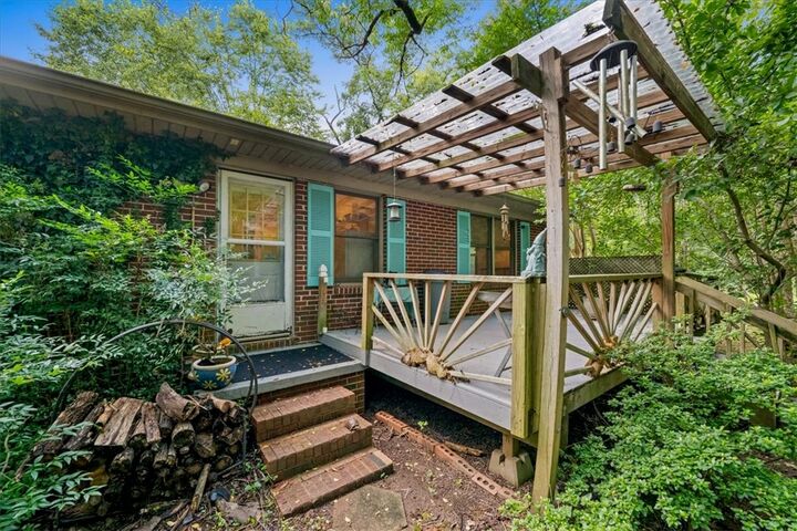 Property Photo: 825 Chattooga Ridge Road SC 29664