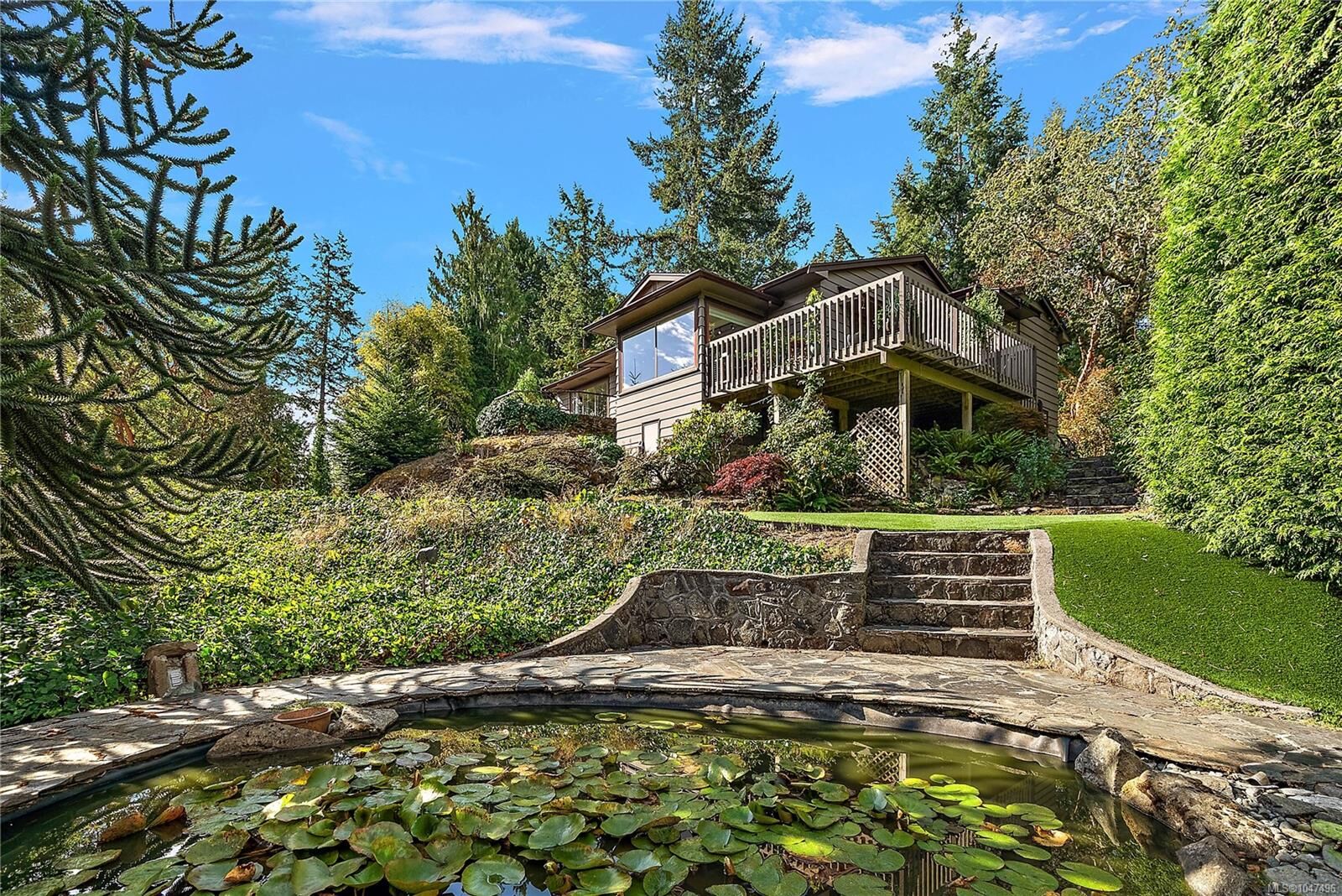 Property Photo:  