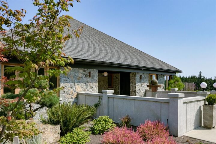 735 Arden Rd — photo 1