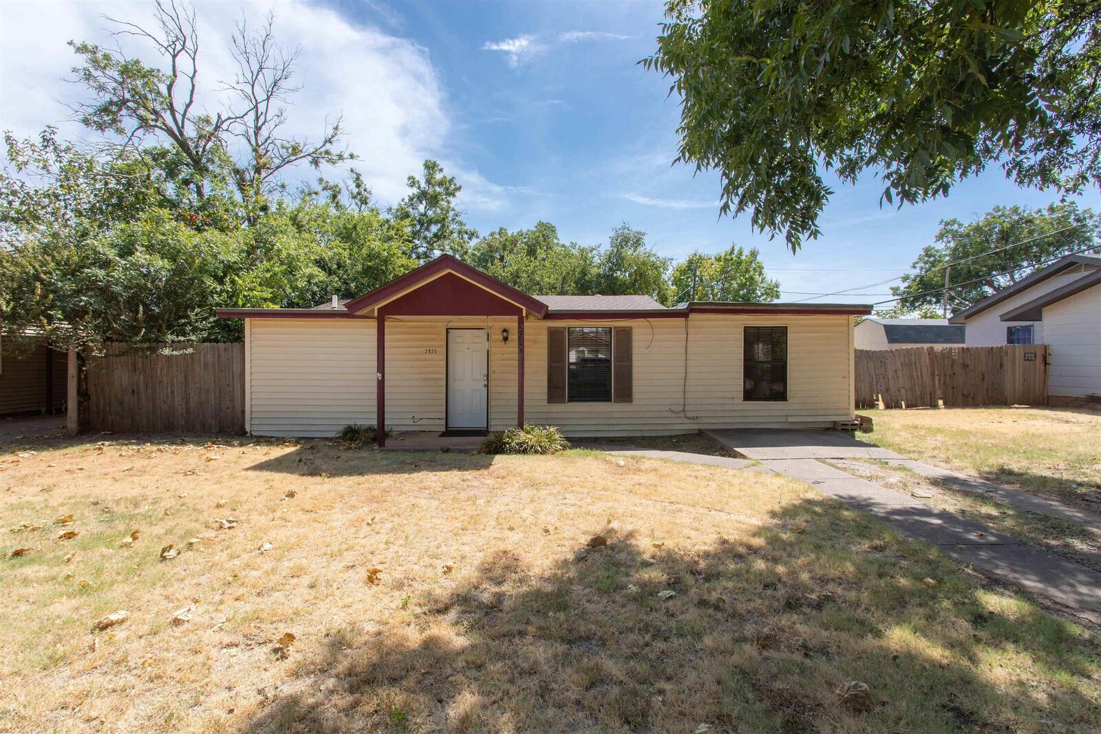 Property Photo:  2925 Featherston Avenue  TX 76308-000 