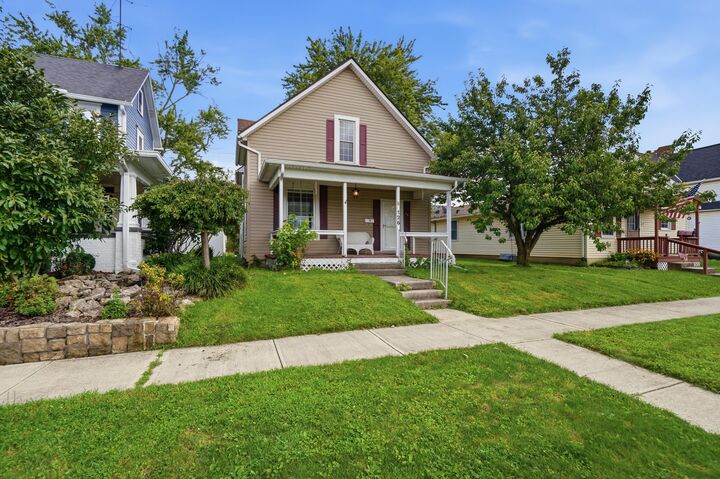 Property Photo:  126 N Walnut Street  OH 43040 