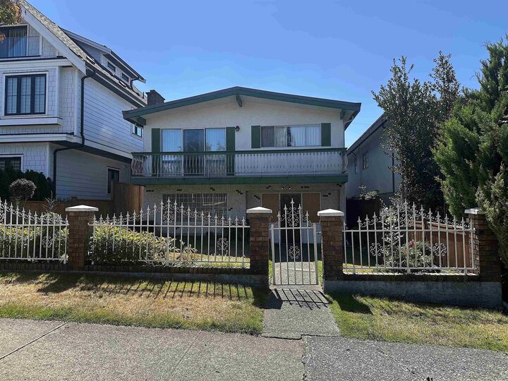 3126 E 20th Avenue — photo 1