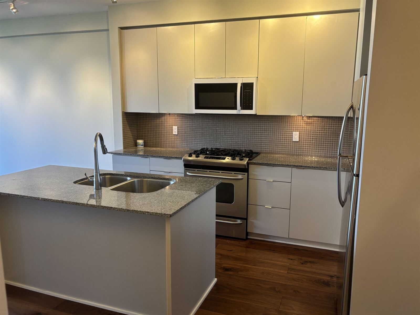 Property Photo:  298 E 11th Avenue 305  BC V5T 0A2 