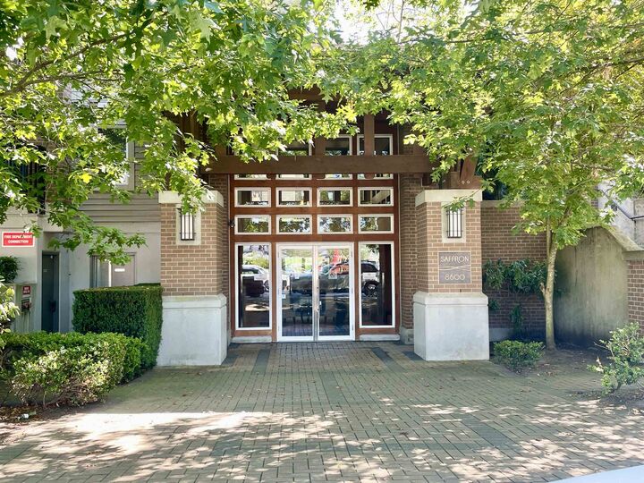 Property Photo: 8600 Park Road 301 BC V6Y 0C3