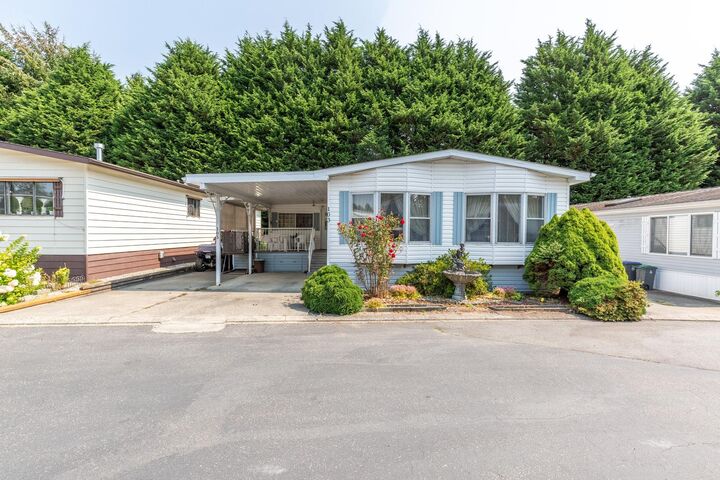 Property Photo: 2062 King George Boulevard 103 BC V4A 5A2