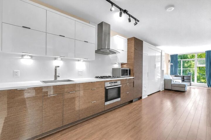 Property Photo: 1777 W 7th Avenue 216 BC V6J 0E5