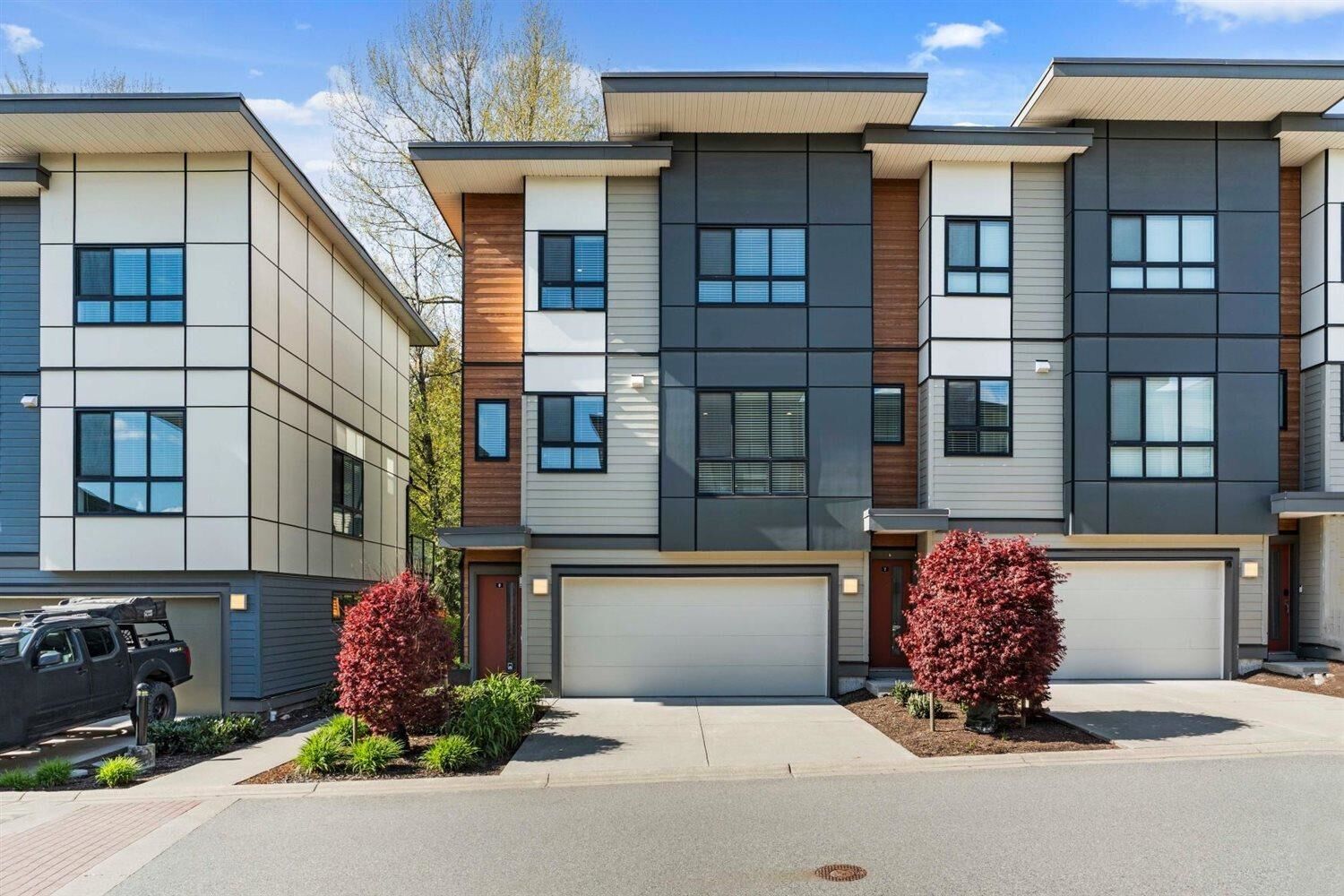 Property Photo:  1968 N Parallel Road 6  BC V3G 2C6 
