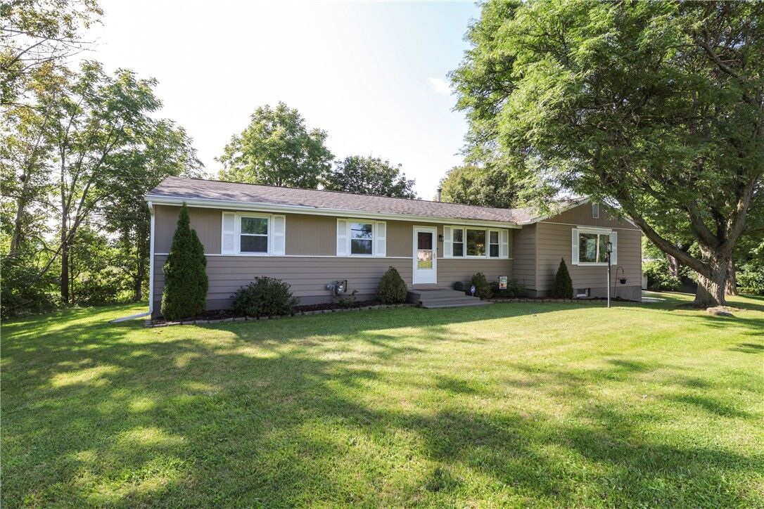 Property Photo:  13 Colonial Drive  NY 14845 