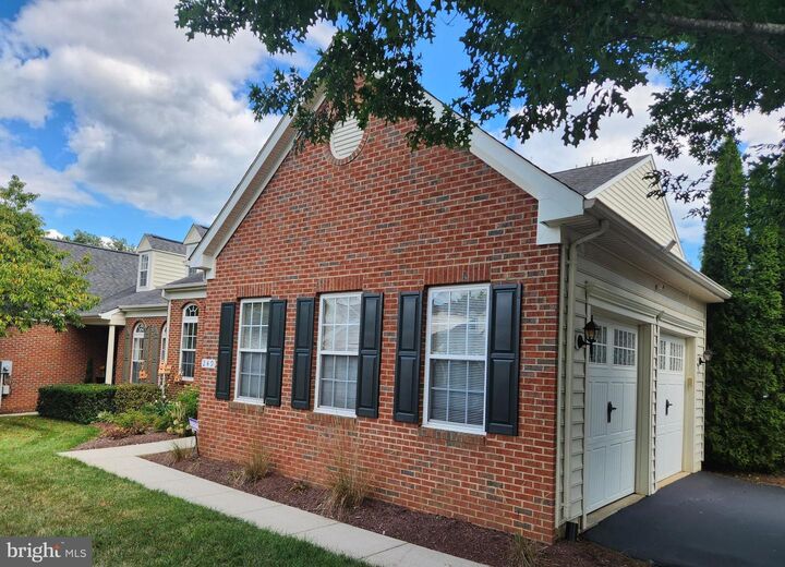 Property Photo:  249 Sapphire Court  VA 20186 