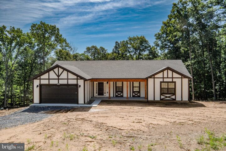 Property Photo: 150 E Four Seasons Drive VA 22637