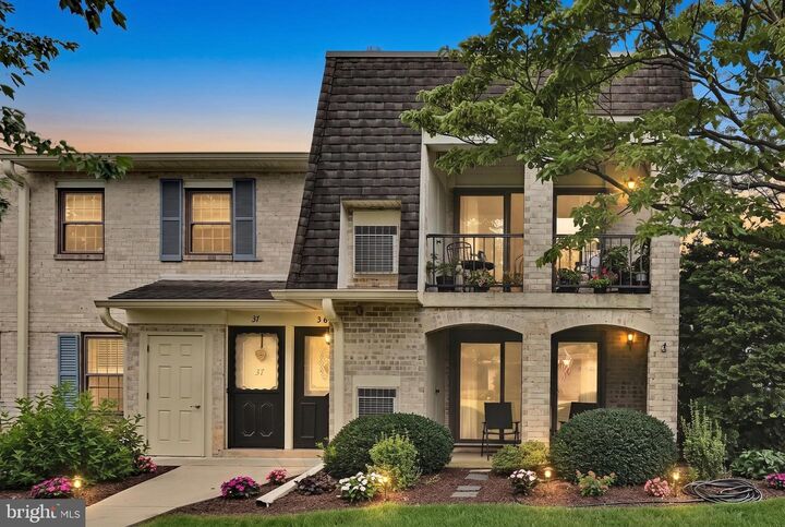 Property Photo: 36 Valleybrook Drive PA 17601