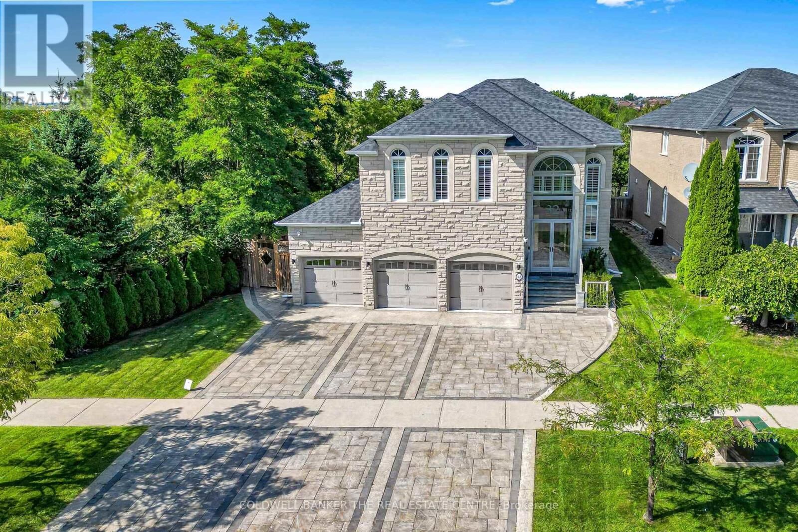 Property Photo:  32 Princeton Avenue  ON L4S 2E3 