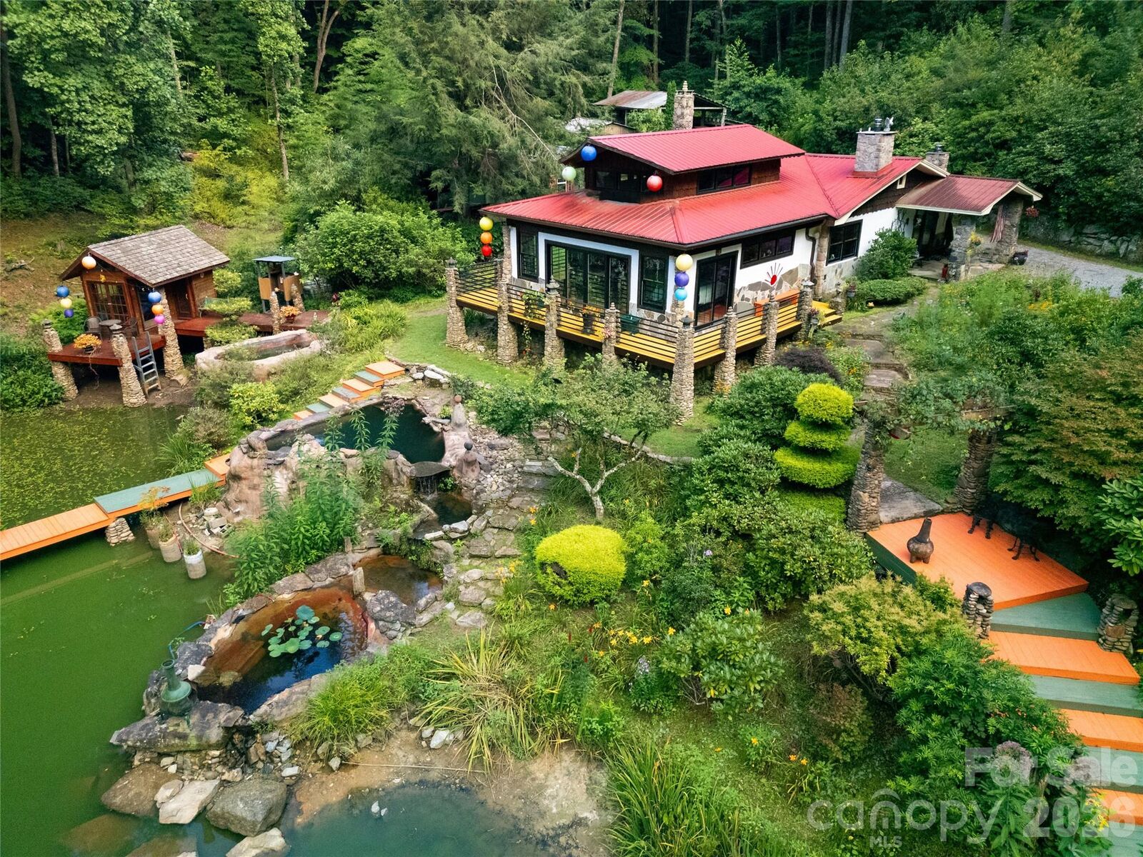 Property Photo:  87 Old Chimney Lane  NC 28718 