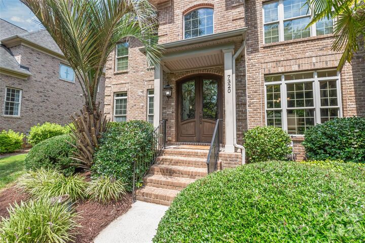 Property Photo:  7320 Summerlin Place  NC 28226 