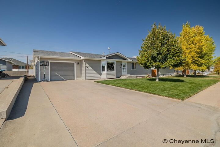 Property Photo: 660 Simkins Ave WY 82082