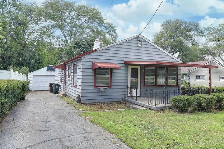 Property Photo:  24 Forest Glen Drive  OH 45042 