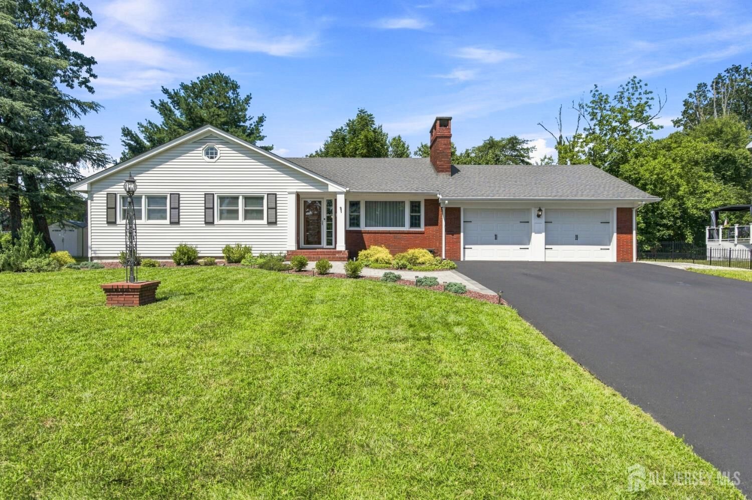 Property Photo:  1 Frank Avenue  NJ 08872 